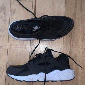 Nike Air Huarache Black White - Women’s 11